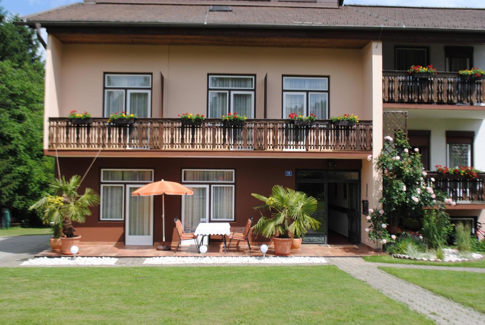Ferienhaus Michor Latschach ober dem Faakersee Екстериор снимка
